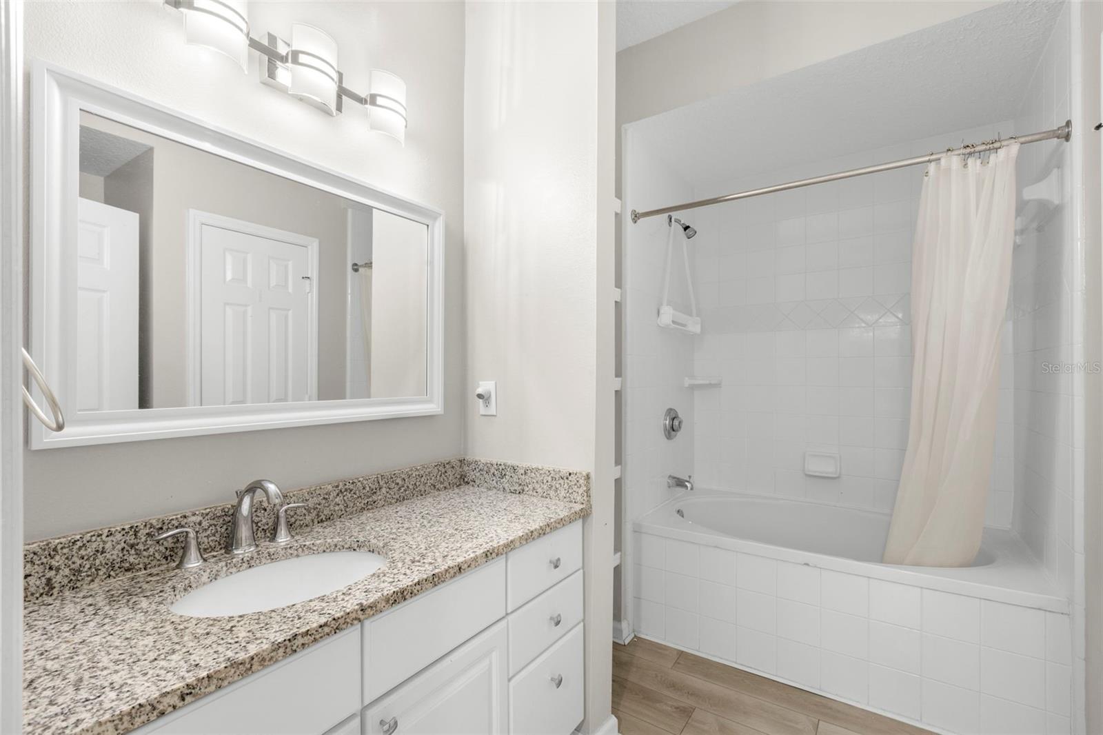 Image 17 of 35 For 800 Dakota Avenue 214