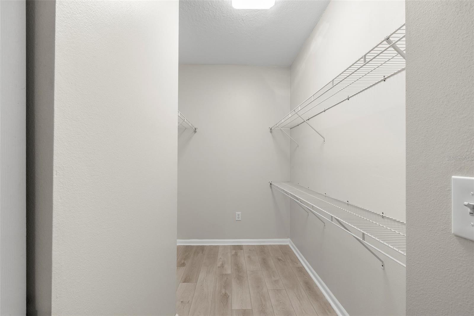 Image 22 of 35 For 800 Dakota Avenue 214