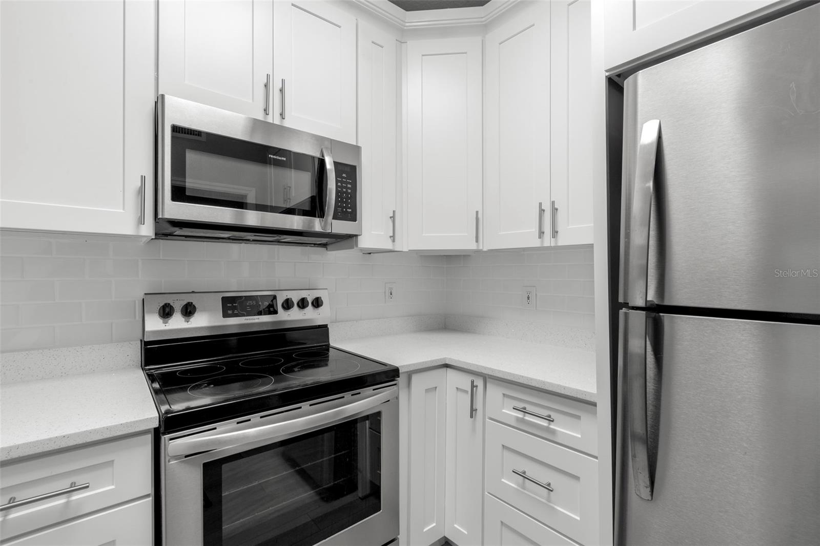 Image 7 of 35 For 800 Dakota Avenue 214