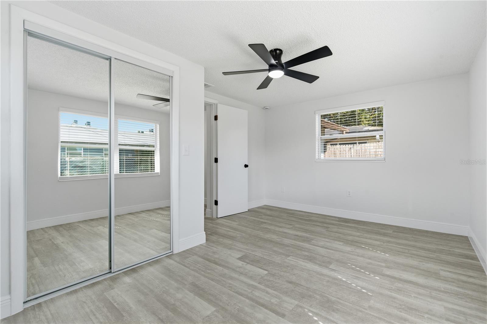 Image 16 of 34 For 5330 Poinsettia Dr