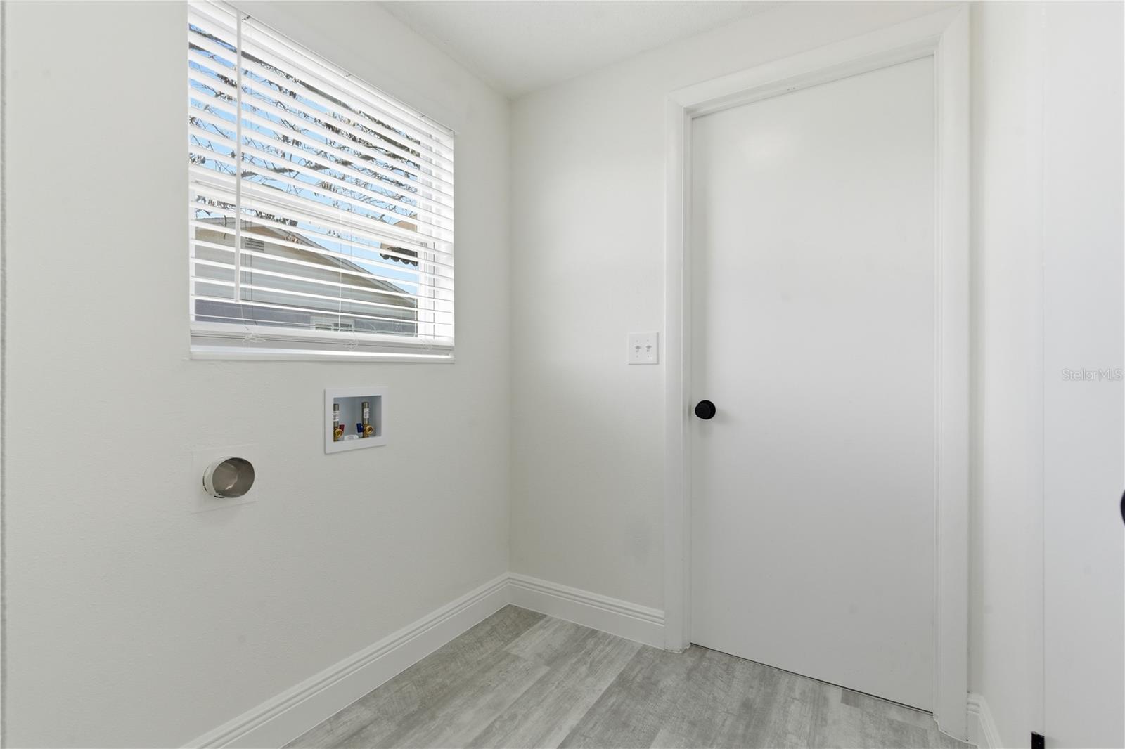 Image 19 of 34 For 5330 Poinsettia Dr