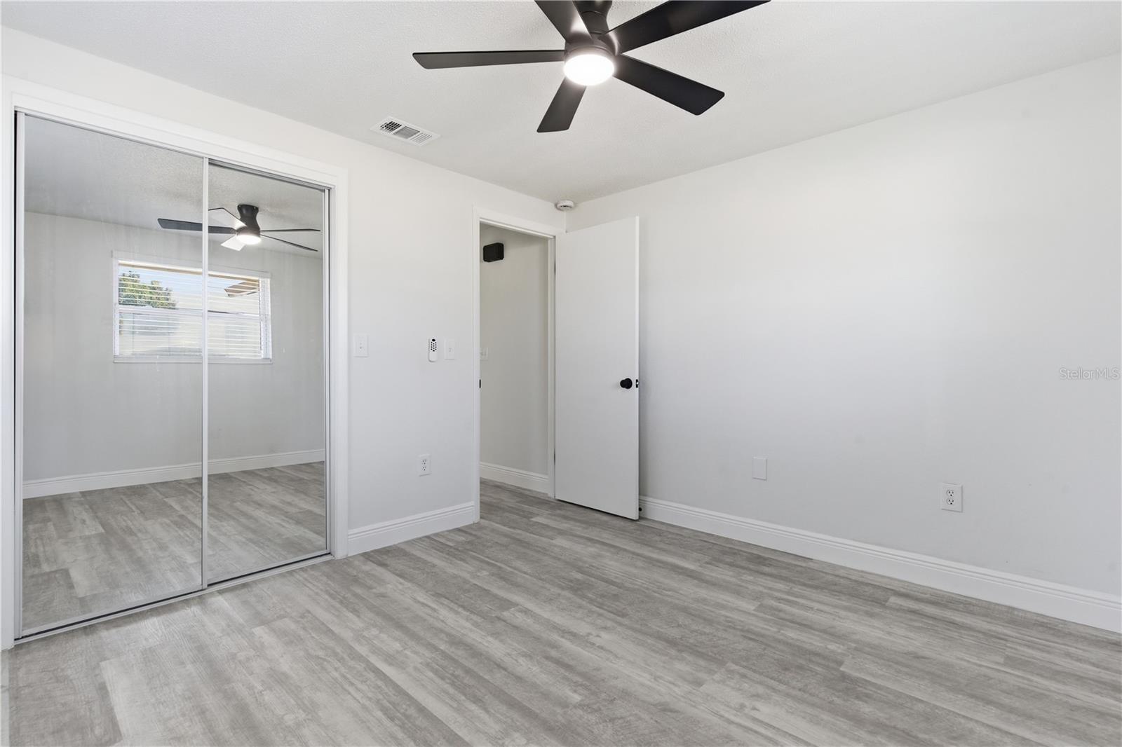 Image 20 of 34 For 5330 Poinsettia Dr