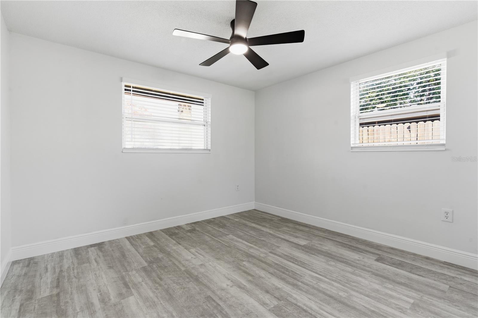 Image 21 of 34 For 5330 Poinsettia Dr