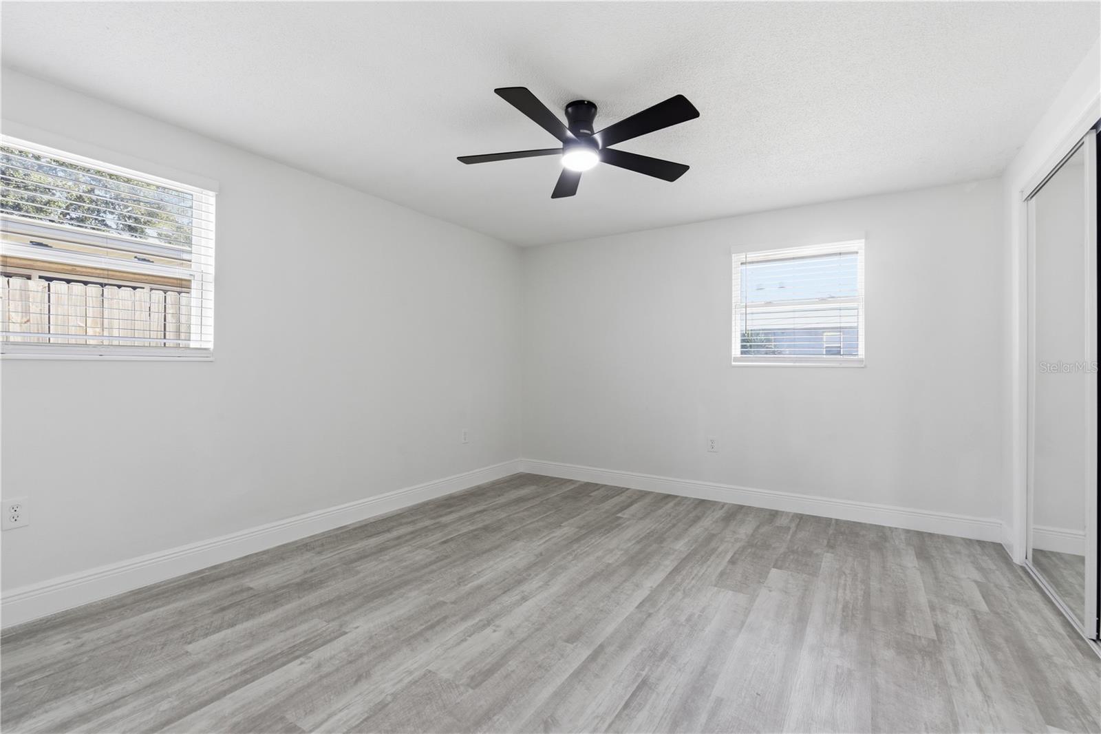 Image 24 of 34 For 5330 Poinsettia Dr