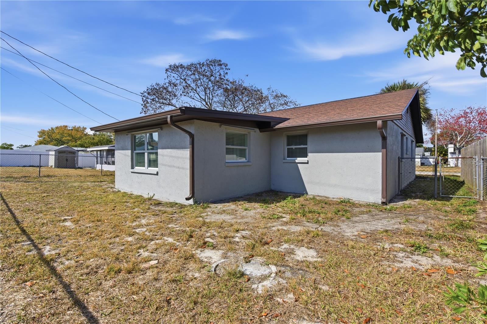 Image 27 of 34 For 5330 Poinsettia Dr