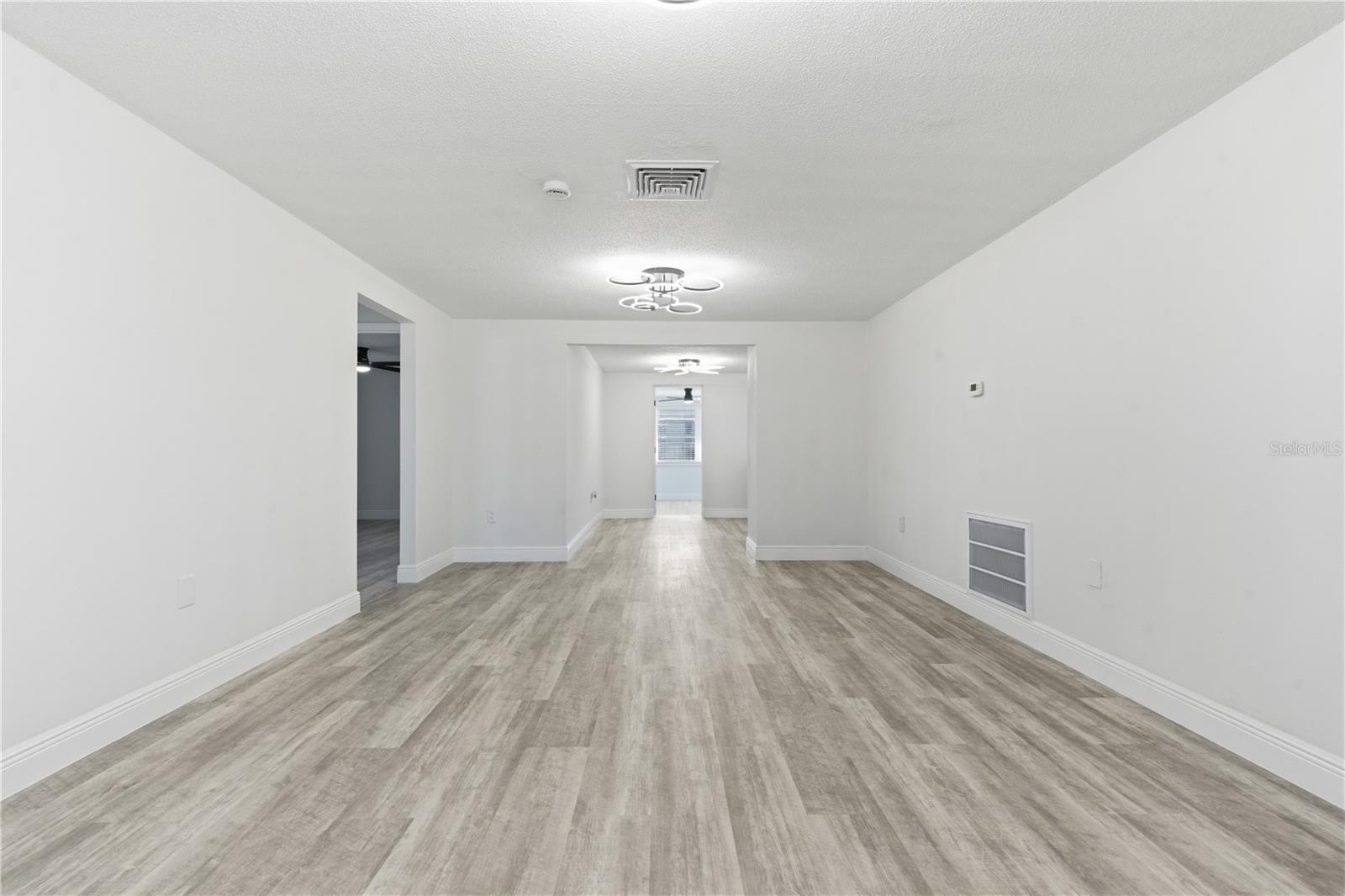 Image 7 of 34 For 5330 Poinsettia Dr