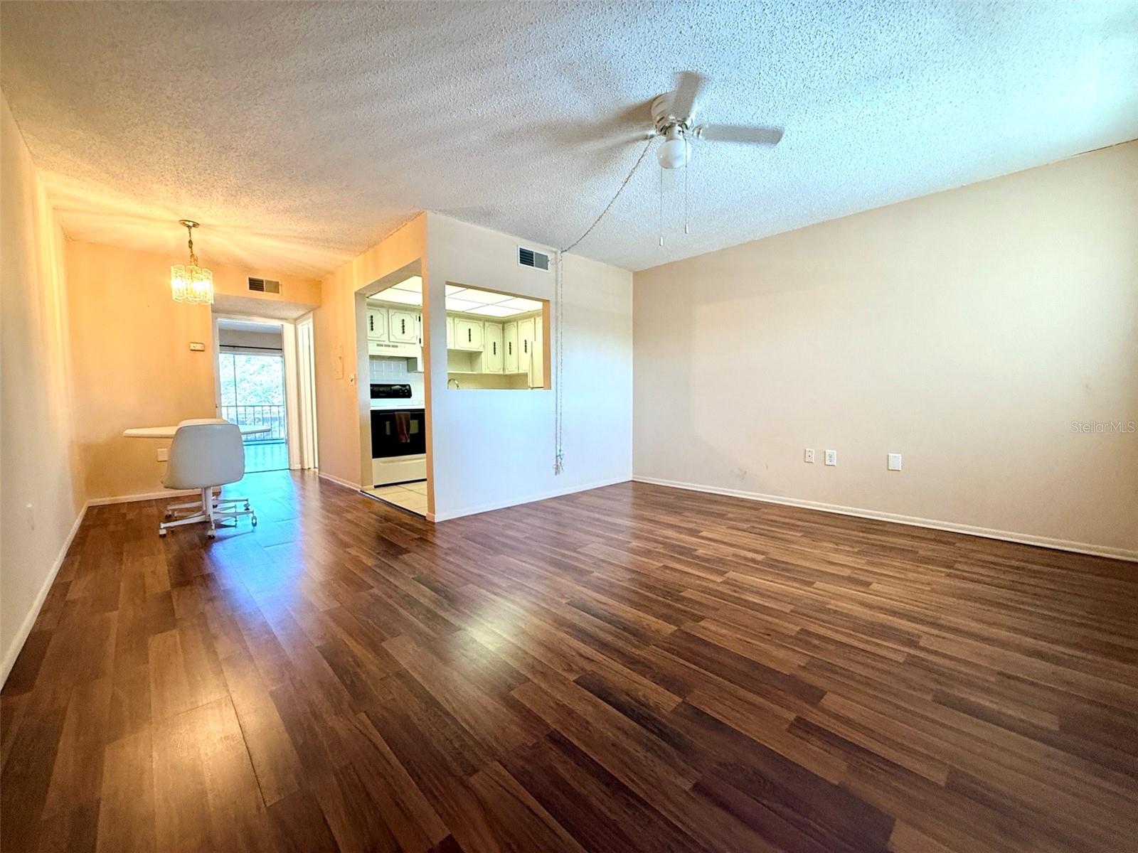 Image 4 of 12 For 870 Virginia Street 314