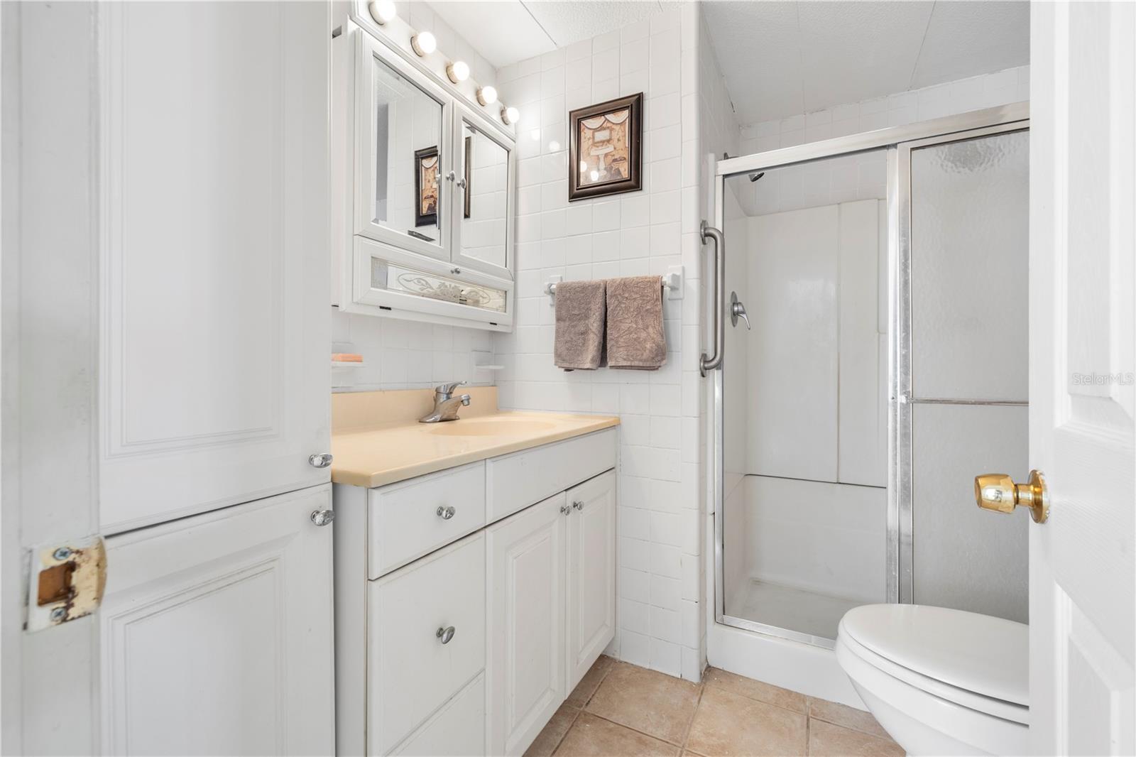 Image 24 of 56 For 204 51st Avenue E