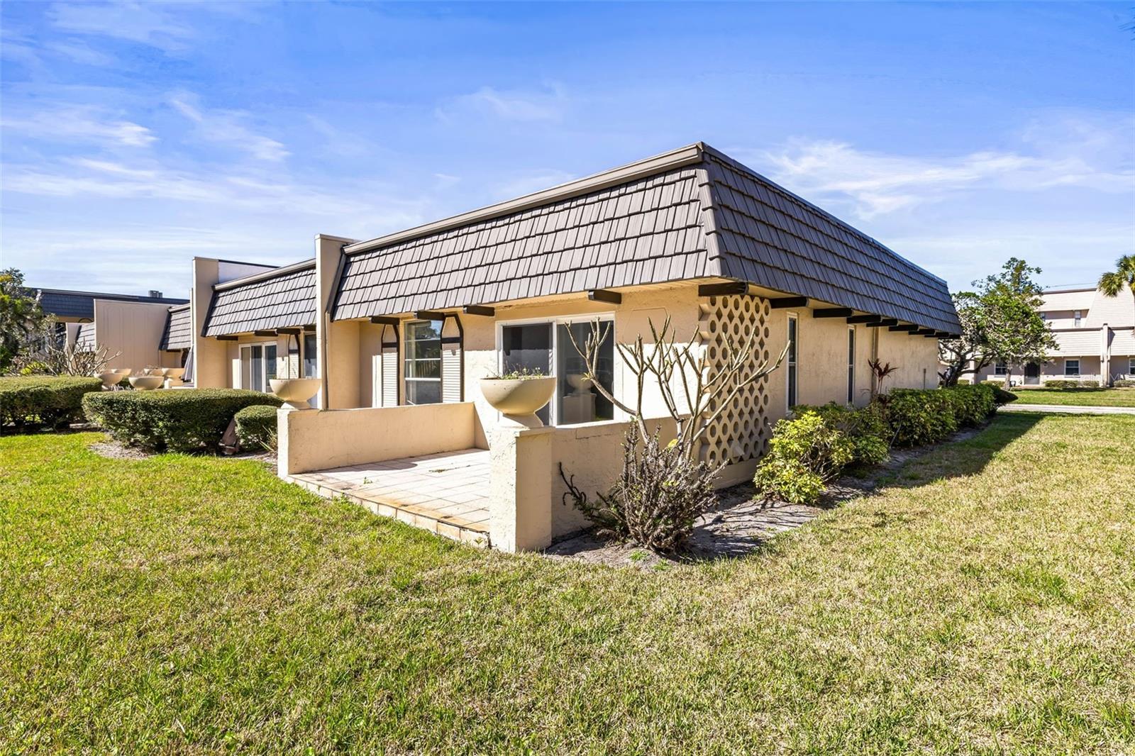 Image 16 of 18 For 2101 Cordova Green