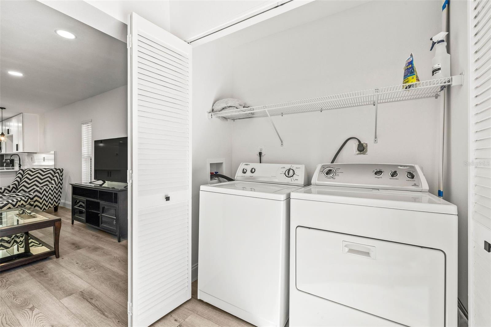 Image 8 of 18 For 2101 Cordova Green