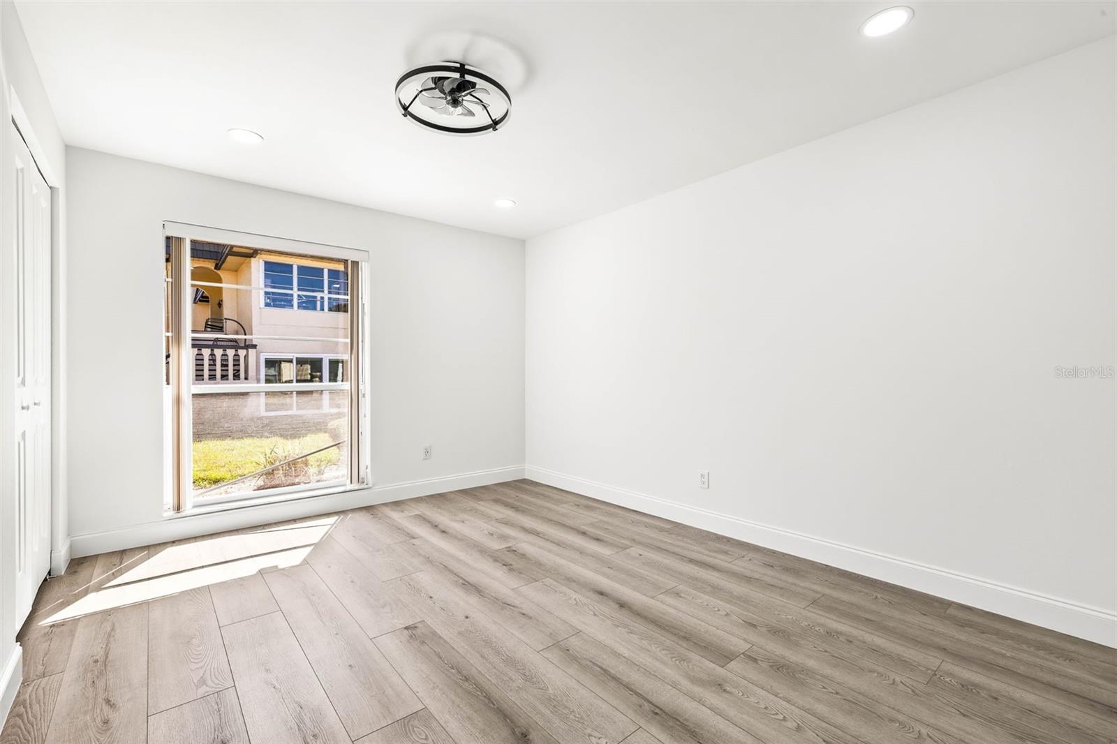 Image 9 of 18 For 2101 Cordova Green