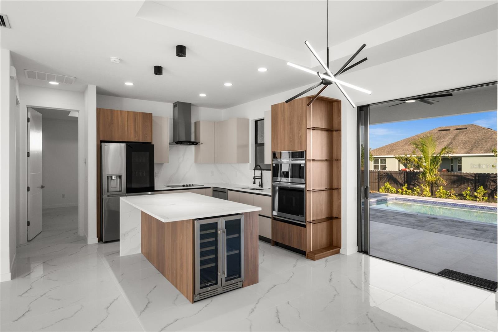 Listing photo id 8 for 2827 13th Street