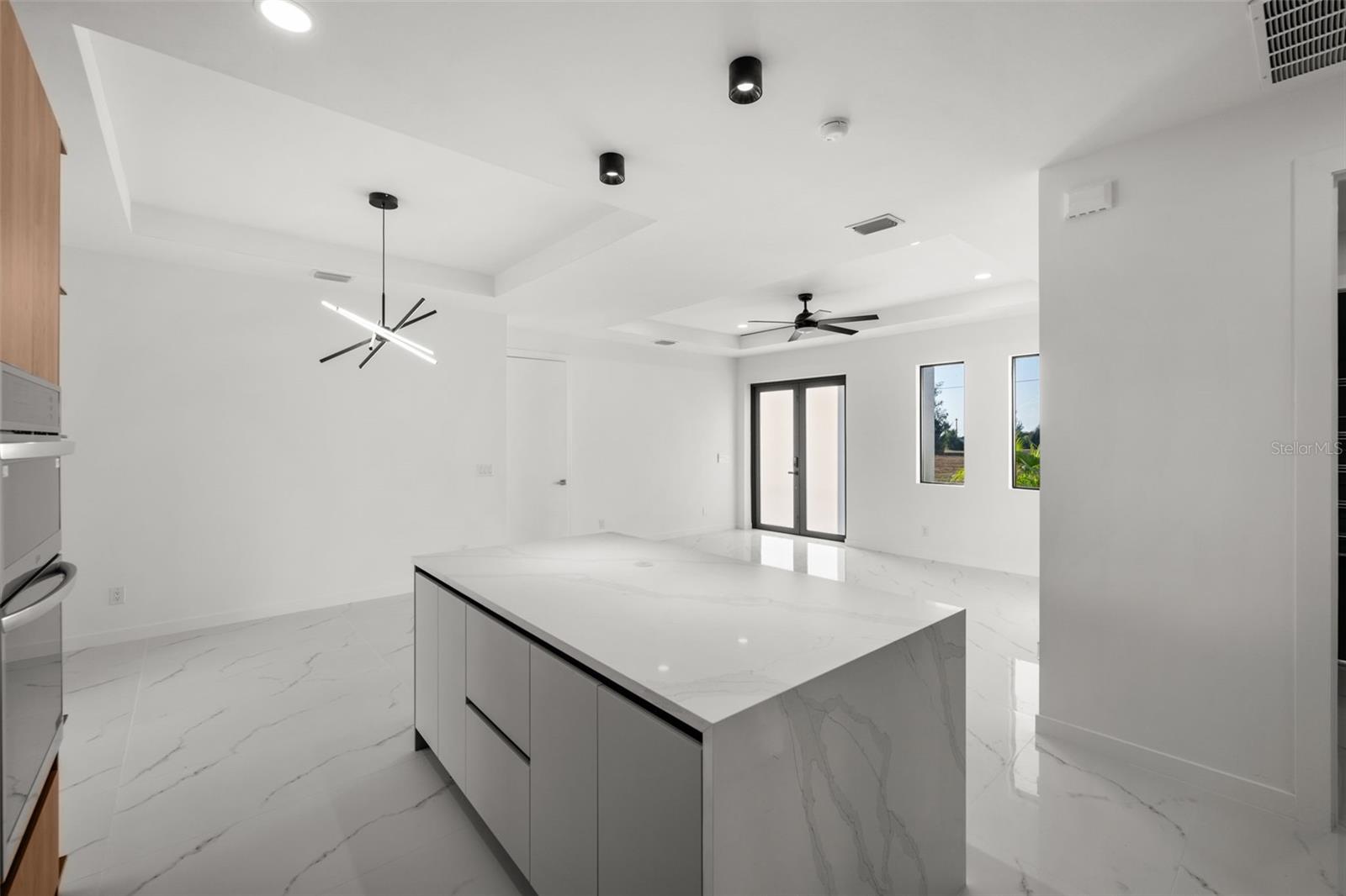 Listing photo id 10 for 2827 13th Street