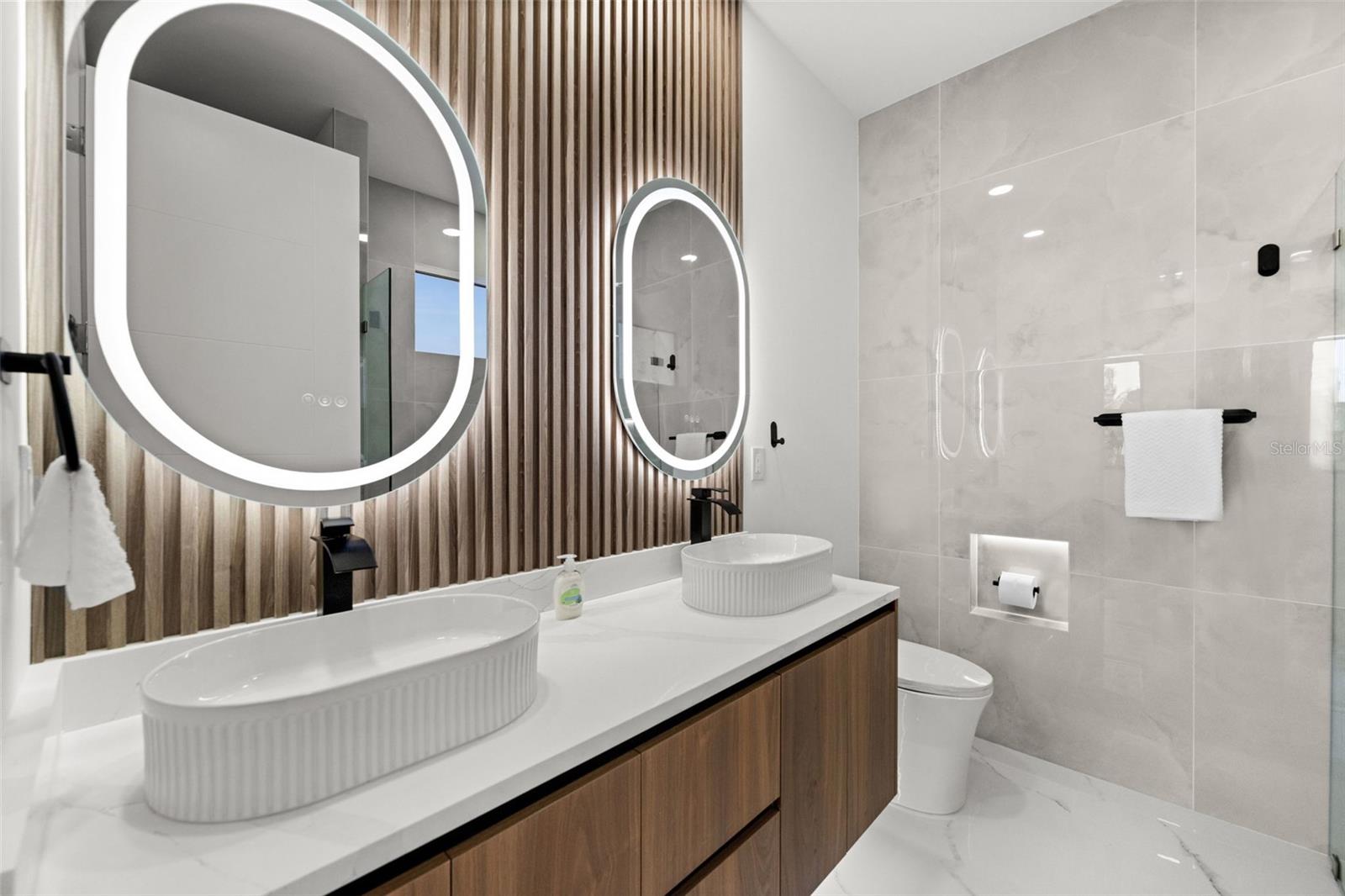 Listing photo id 20 for 2827 13th Street