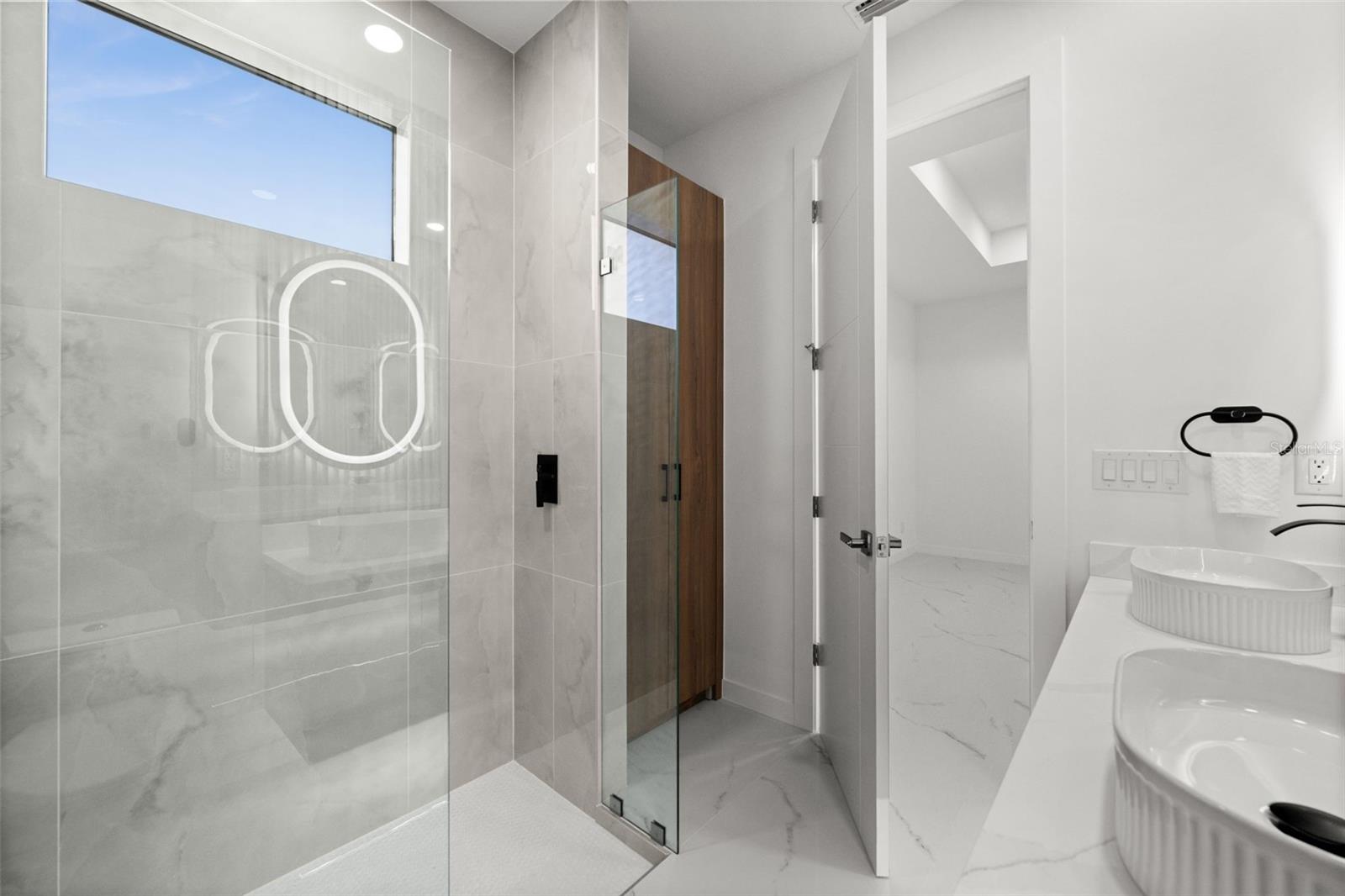 Listing photo id 21 for 2827 13th Street