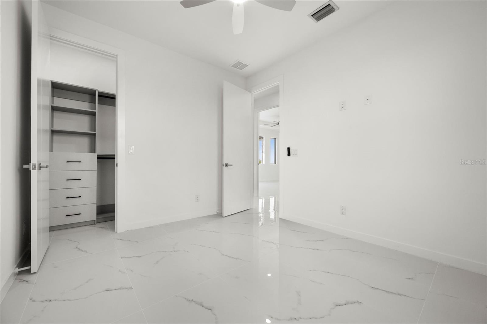 Listing photo id 26 for 2827 13th Street