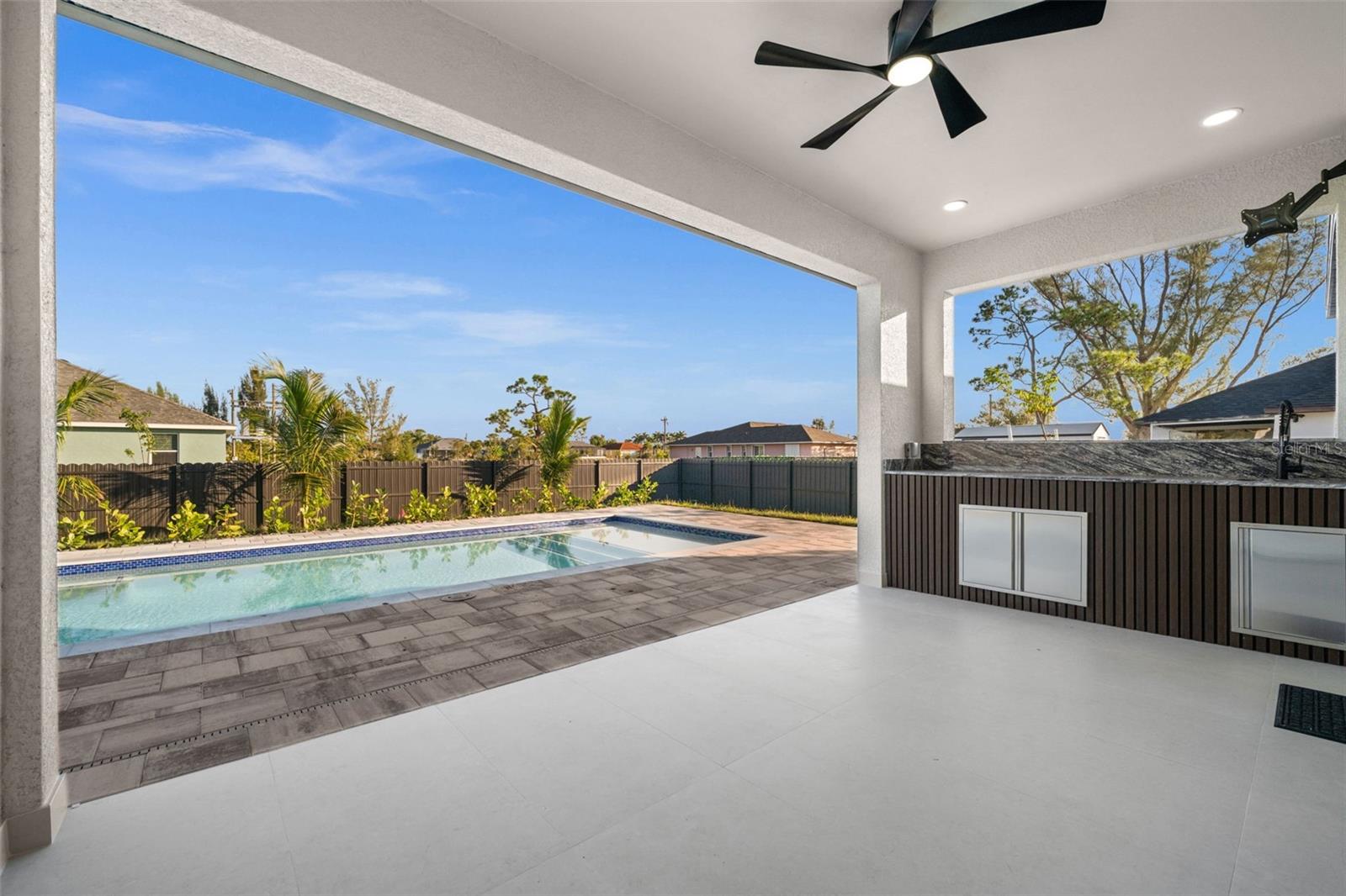 Listing photo id 32 for 2827 13th Street