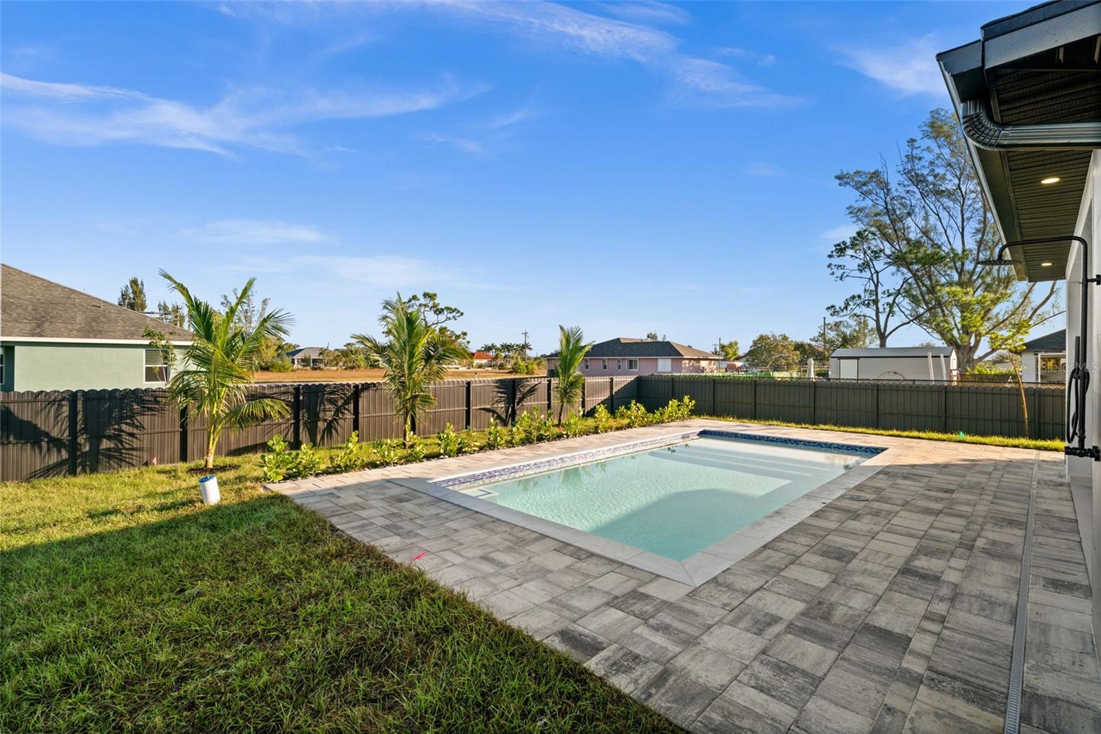 Listing photo id 39 for 2827 13th Street