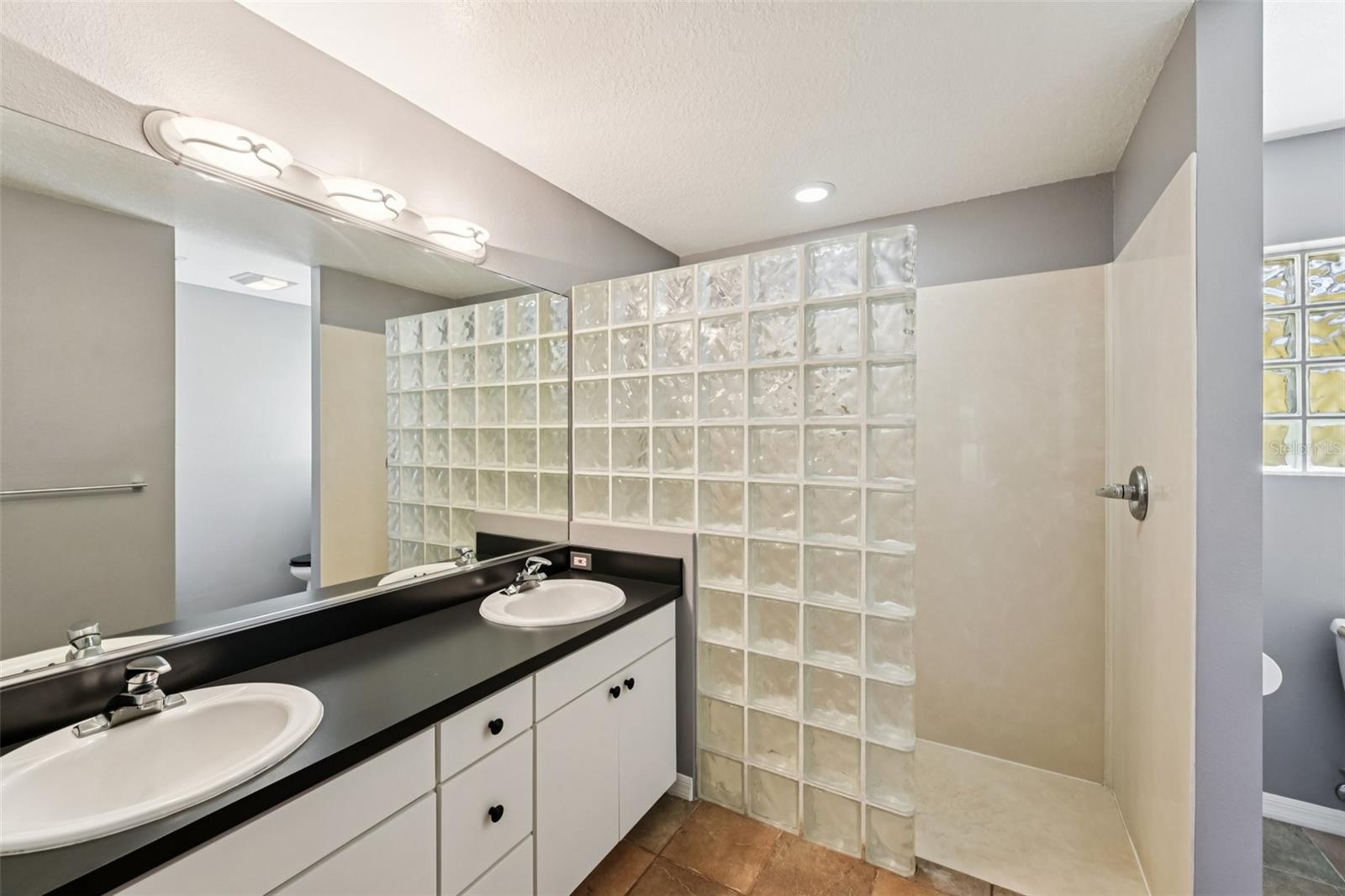 Image 16 of 36 For 13435 Mj Road