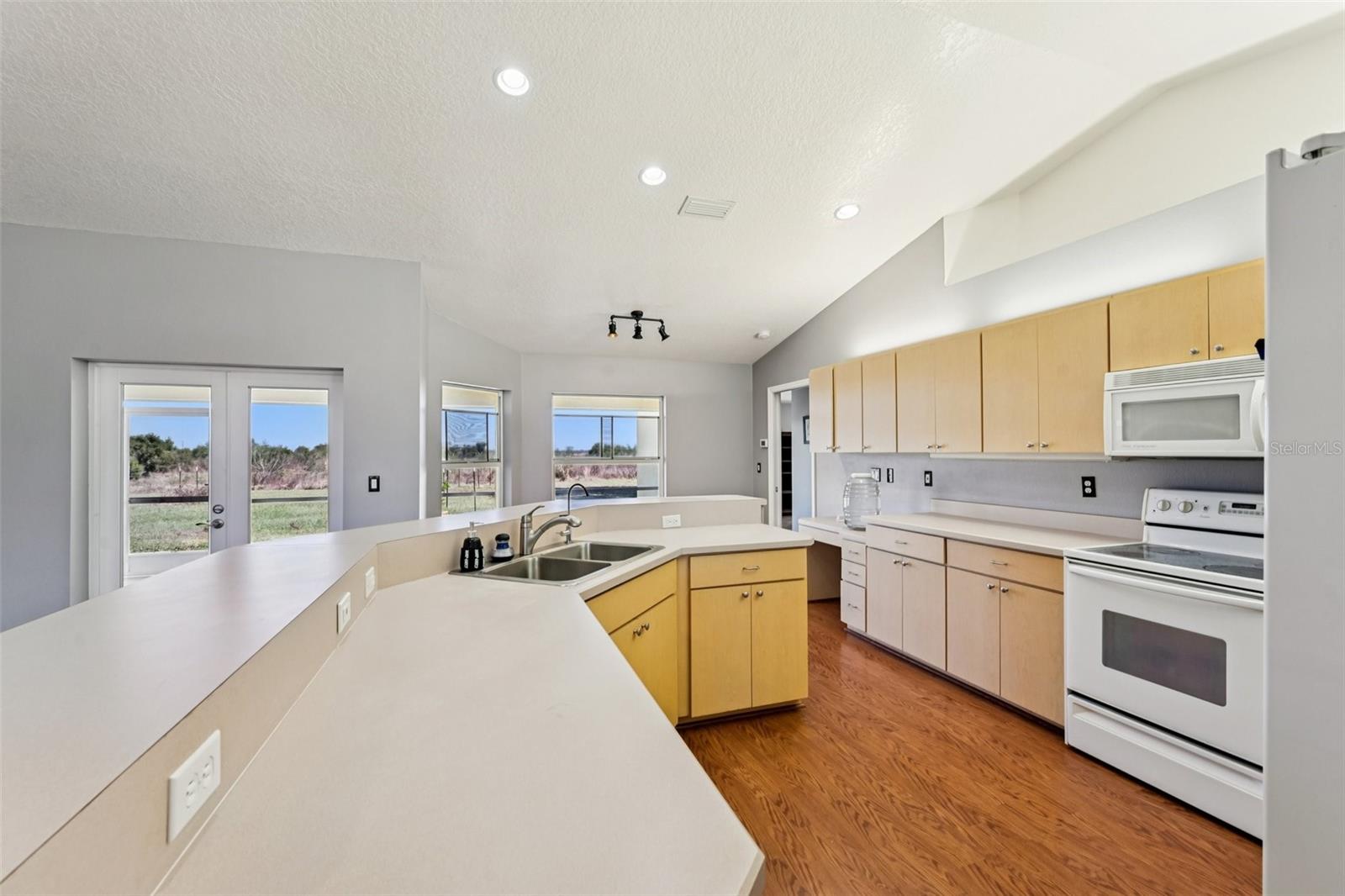 Image 8 of 36 For 13435 Mj Road