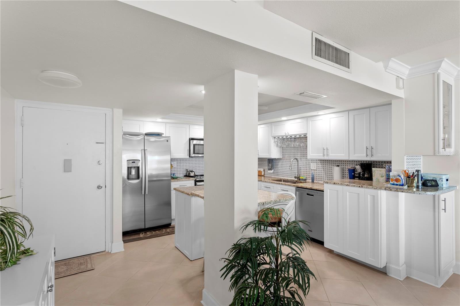 Image 11 of 35 For 17920 Gulf Boulevard 1102