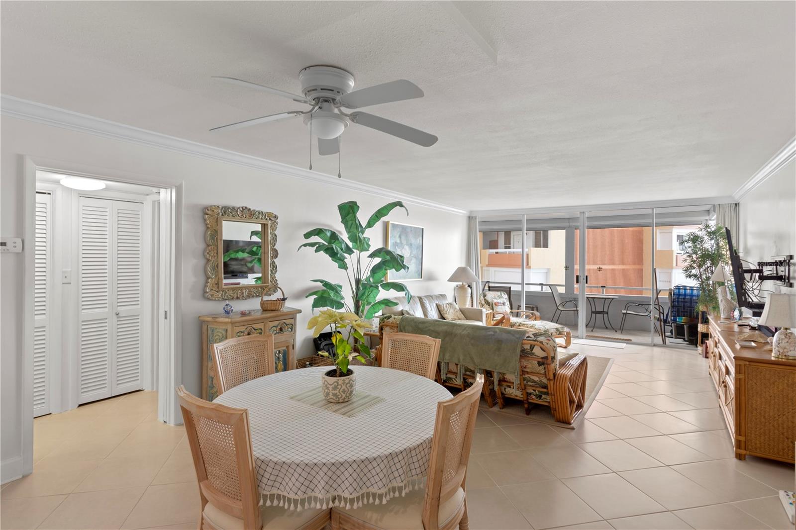 Image 13 of 35 For 17920 Gulf Boulevard 1102