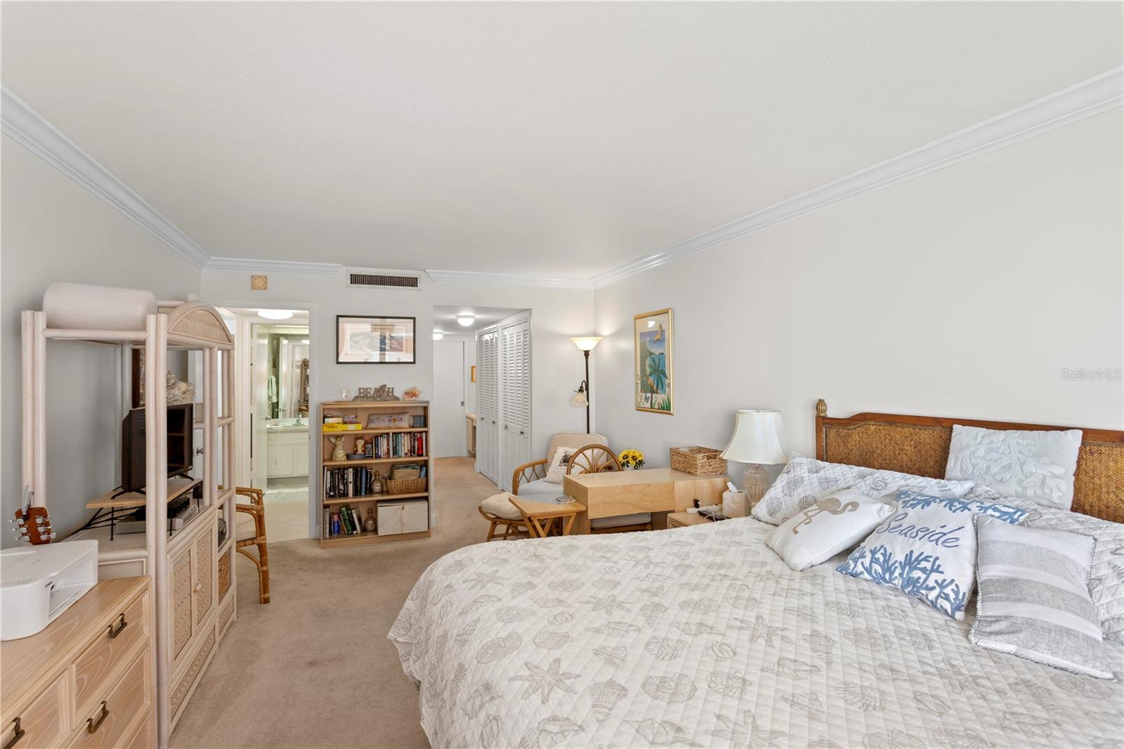 Image 23 of 35 For 17920 Gulf Boulevard 1102