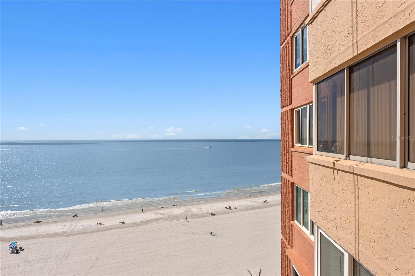 Image 30 of 35 For 17920 Gulf Boulevard 1102