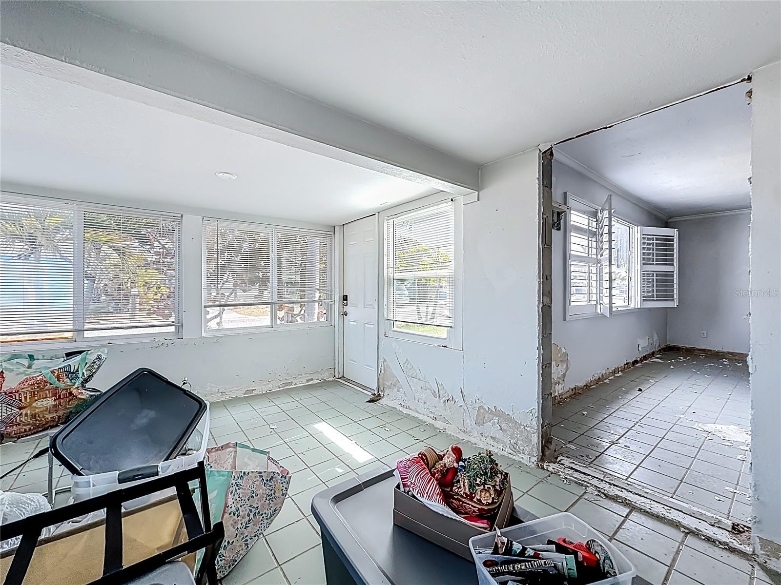 Image 16 of 52 For 18012 4th Street E