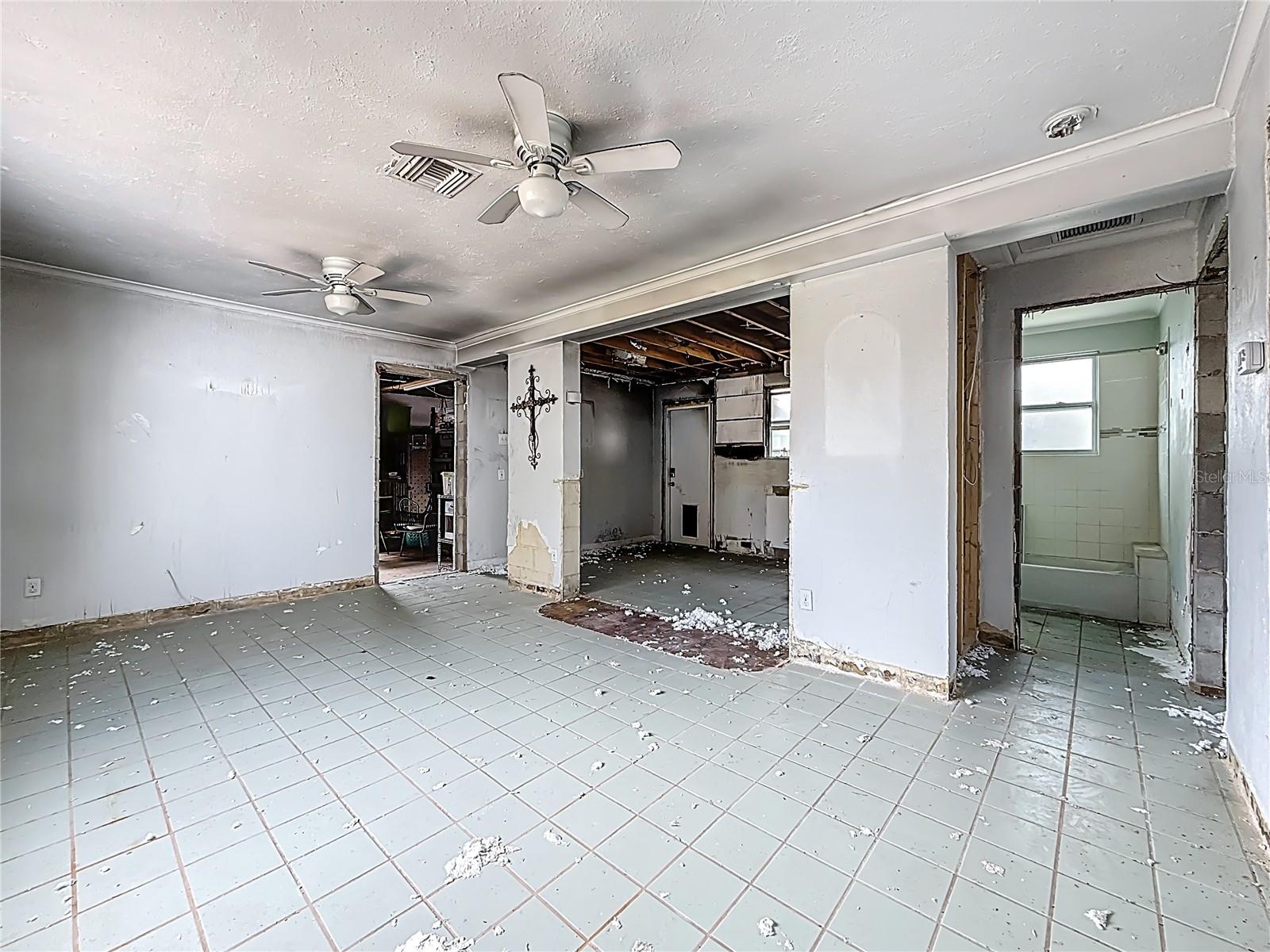 Image 18 of 52 For 18012 4th Street E