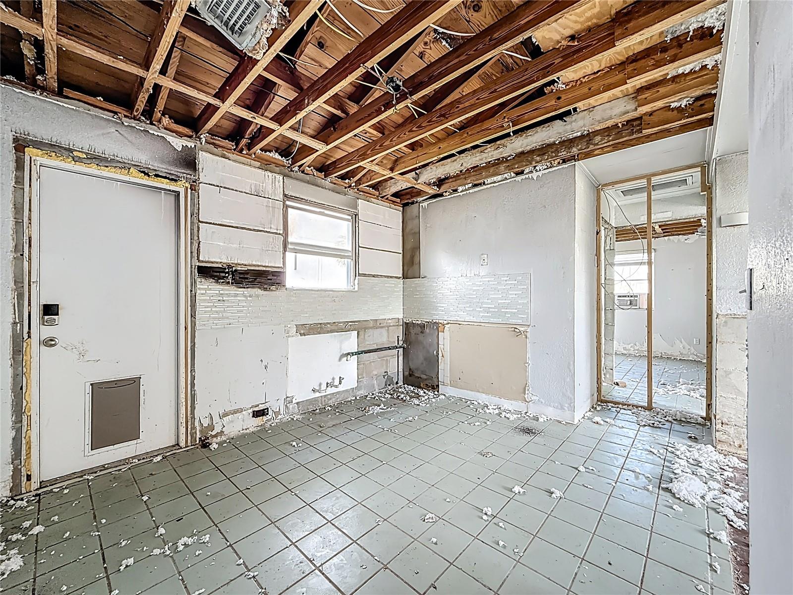 Image 23 of 52 For 18012 4th Street E