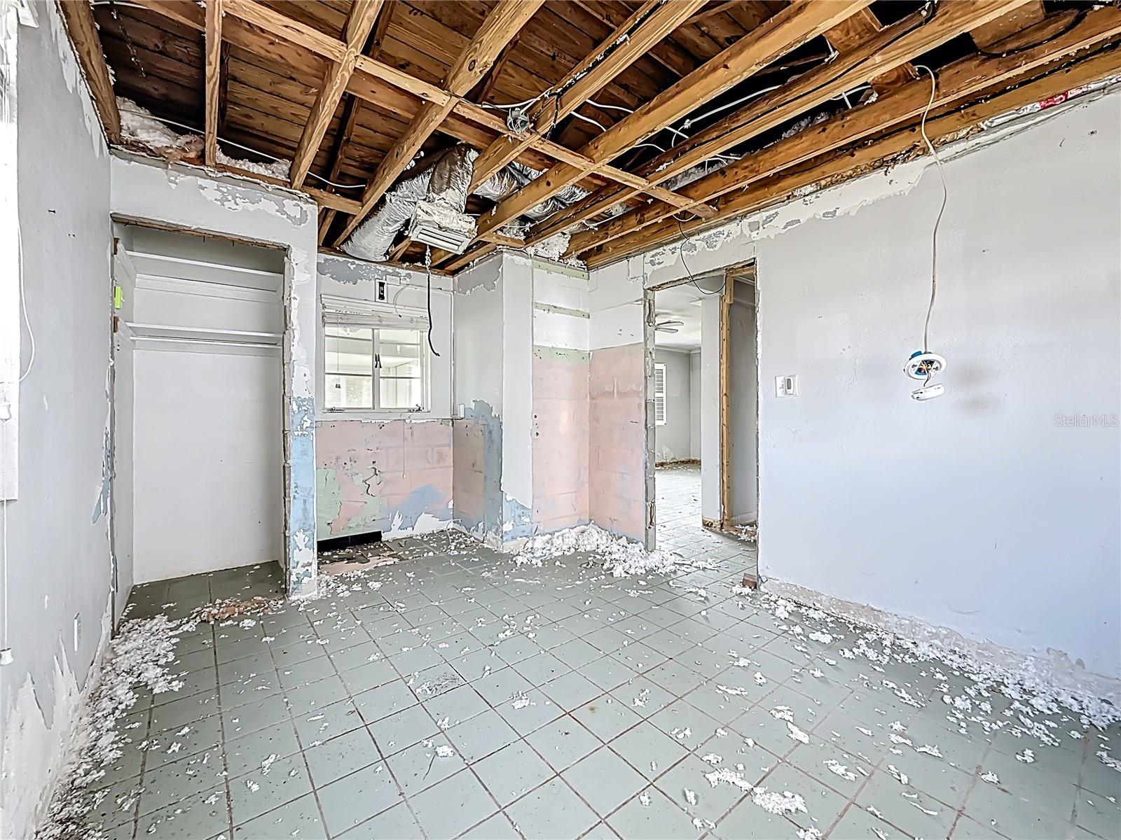 Image 27 of 52 For 18012 4th Street E