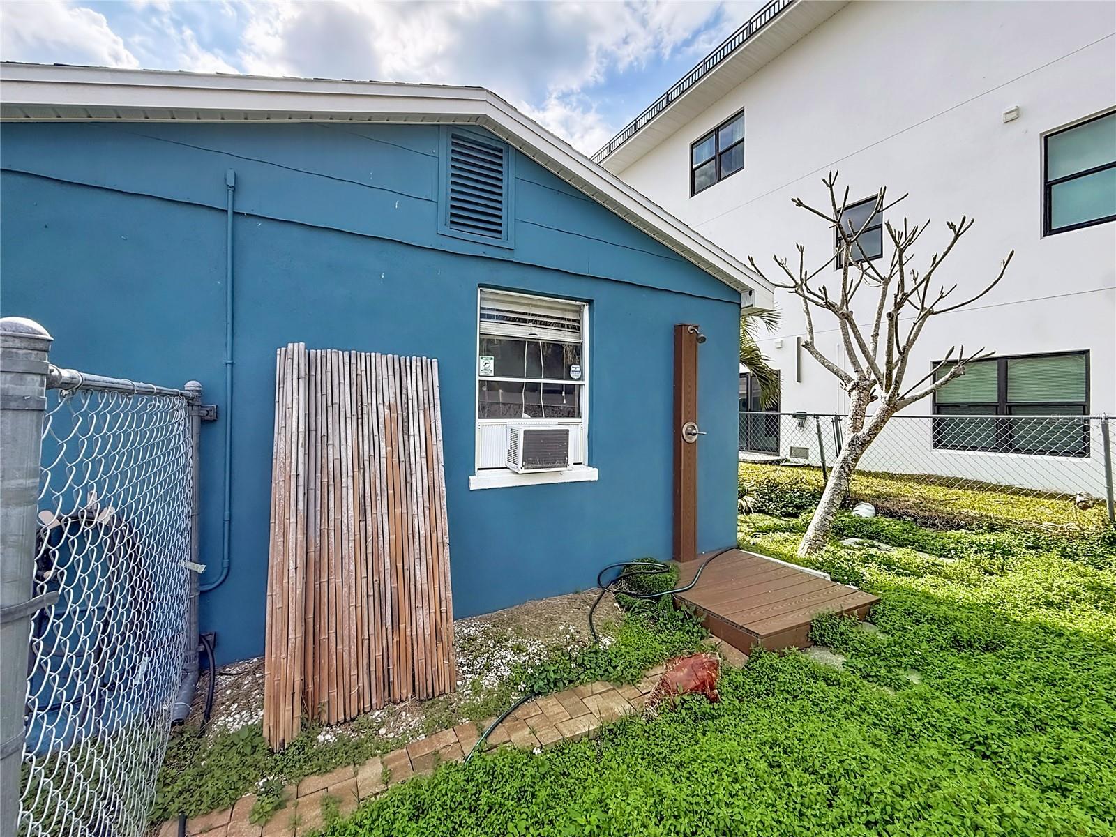 Image 34 of 52 For 18012 4th Street E