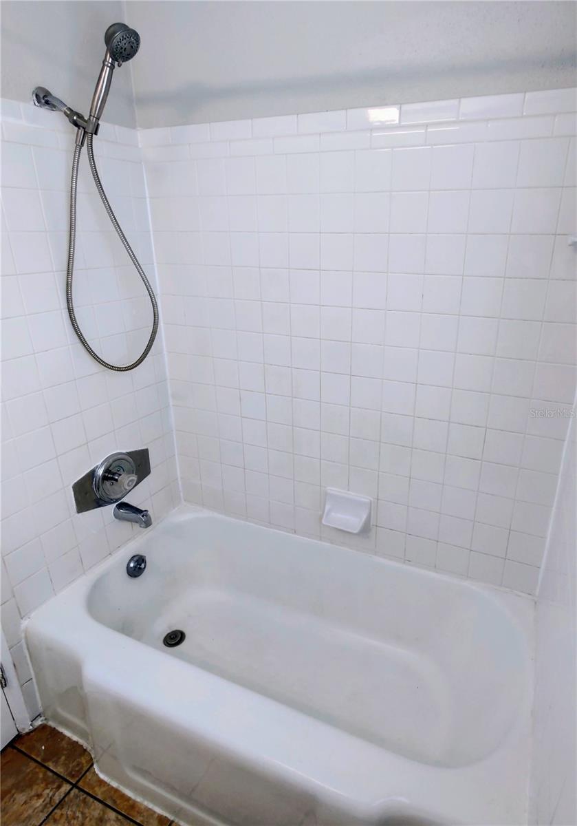 Listing photo id 12 for 1336 60th Street S