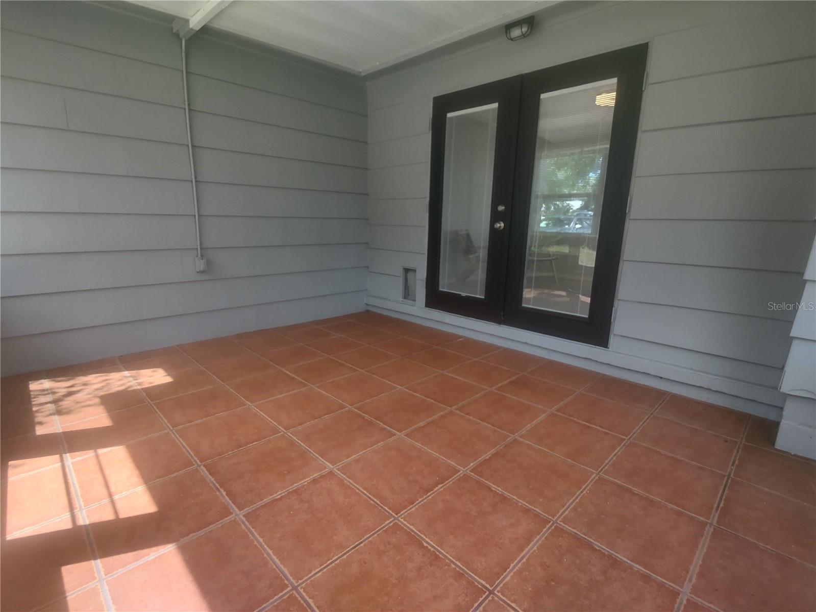 Listing photo id 18 for 1336 60th Street S