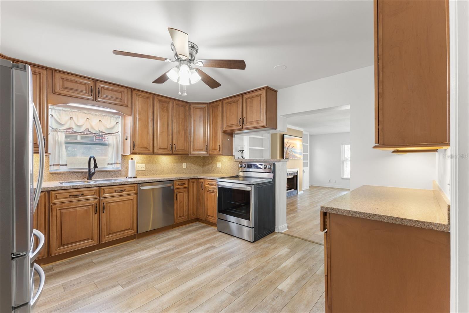 Image 10 of 41 For 811 40th Avenue N