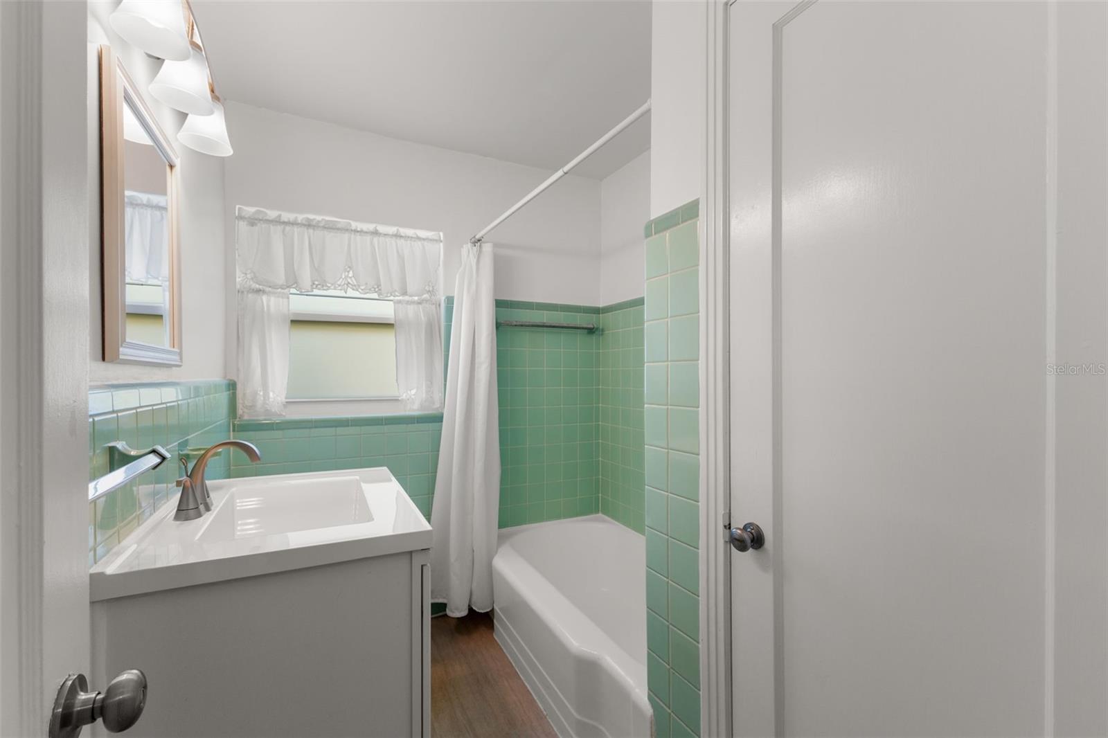 Image 29 of 41 For 811 40th Avenue N