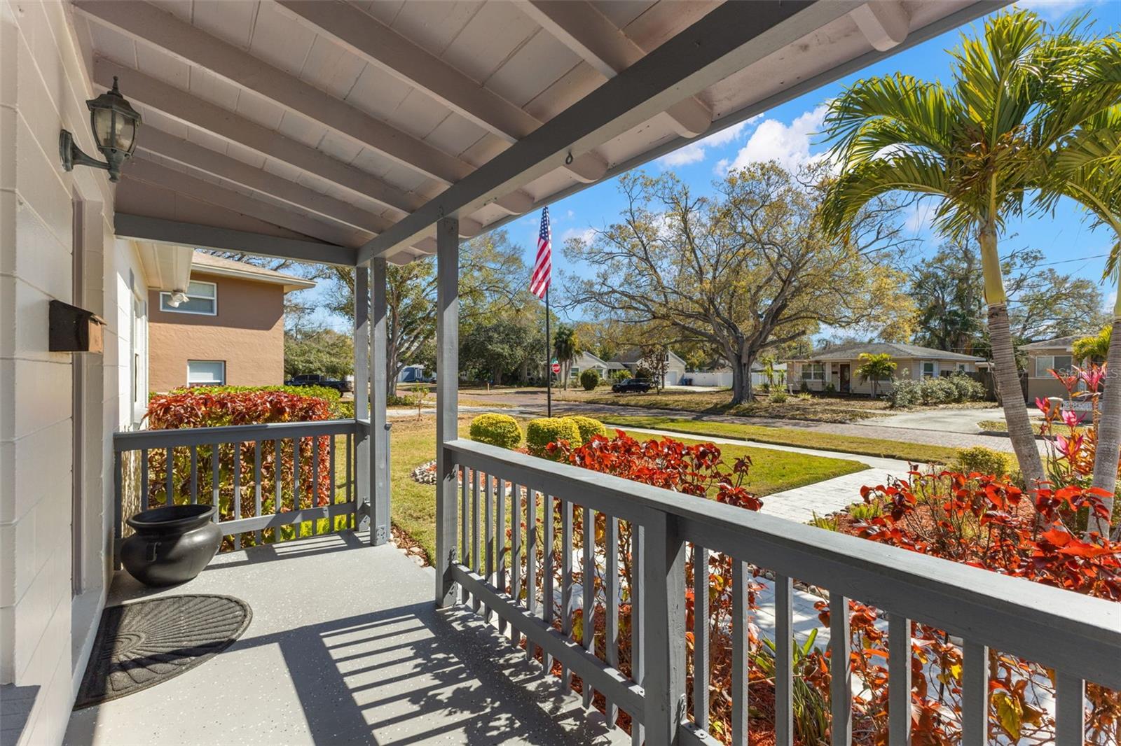 Image 3 of 41 For 811 40th Avenue N