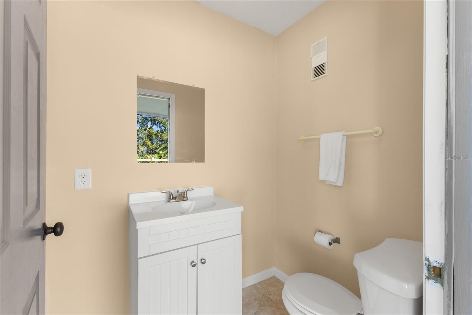 Image 32 of 41 For 811 40th Avenue N