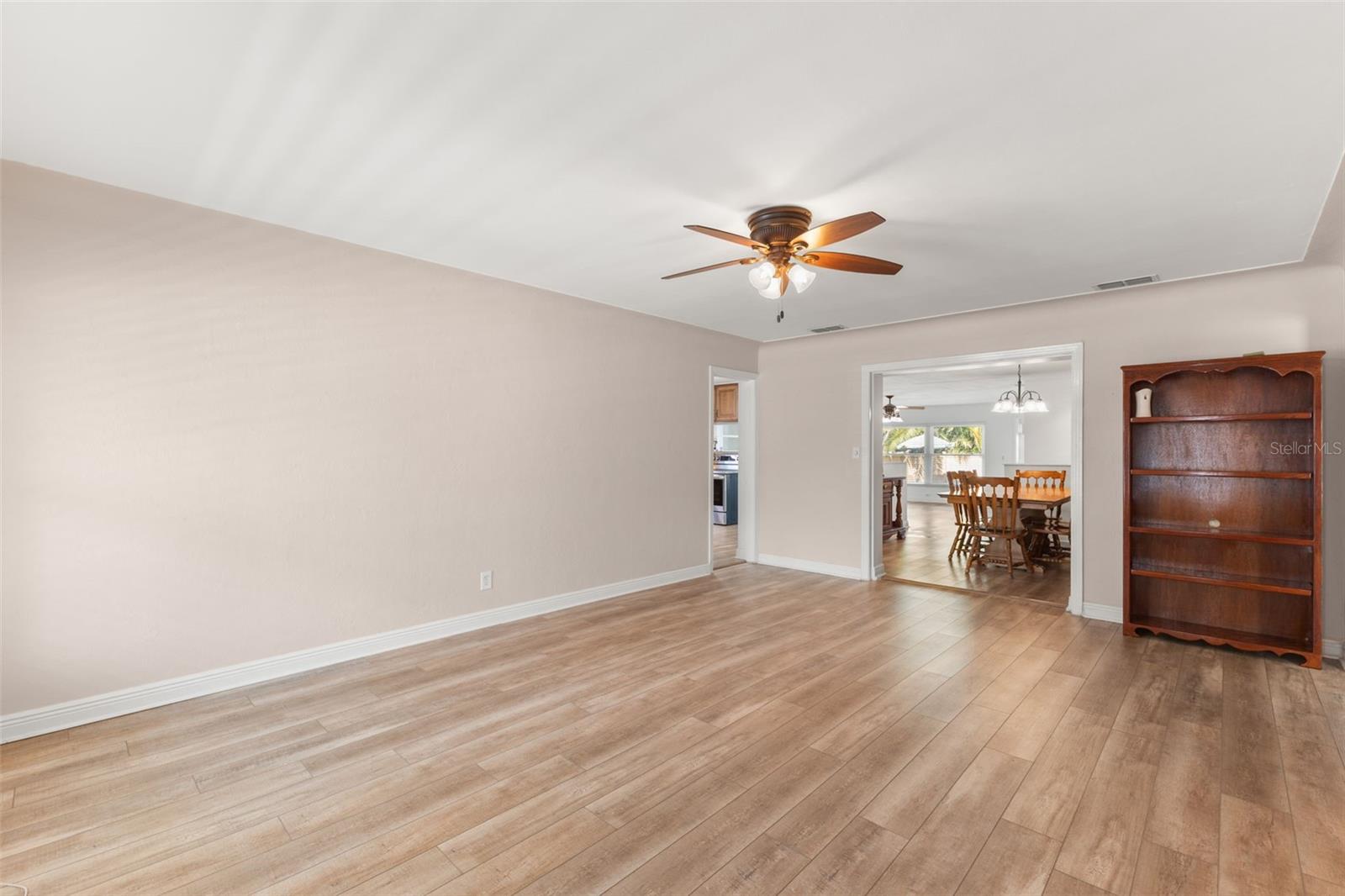 Image 6 of 41 For 811 40th Avenue N