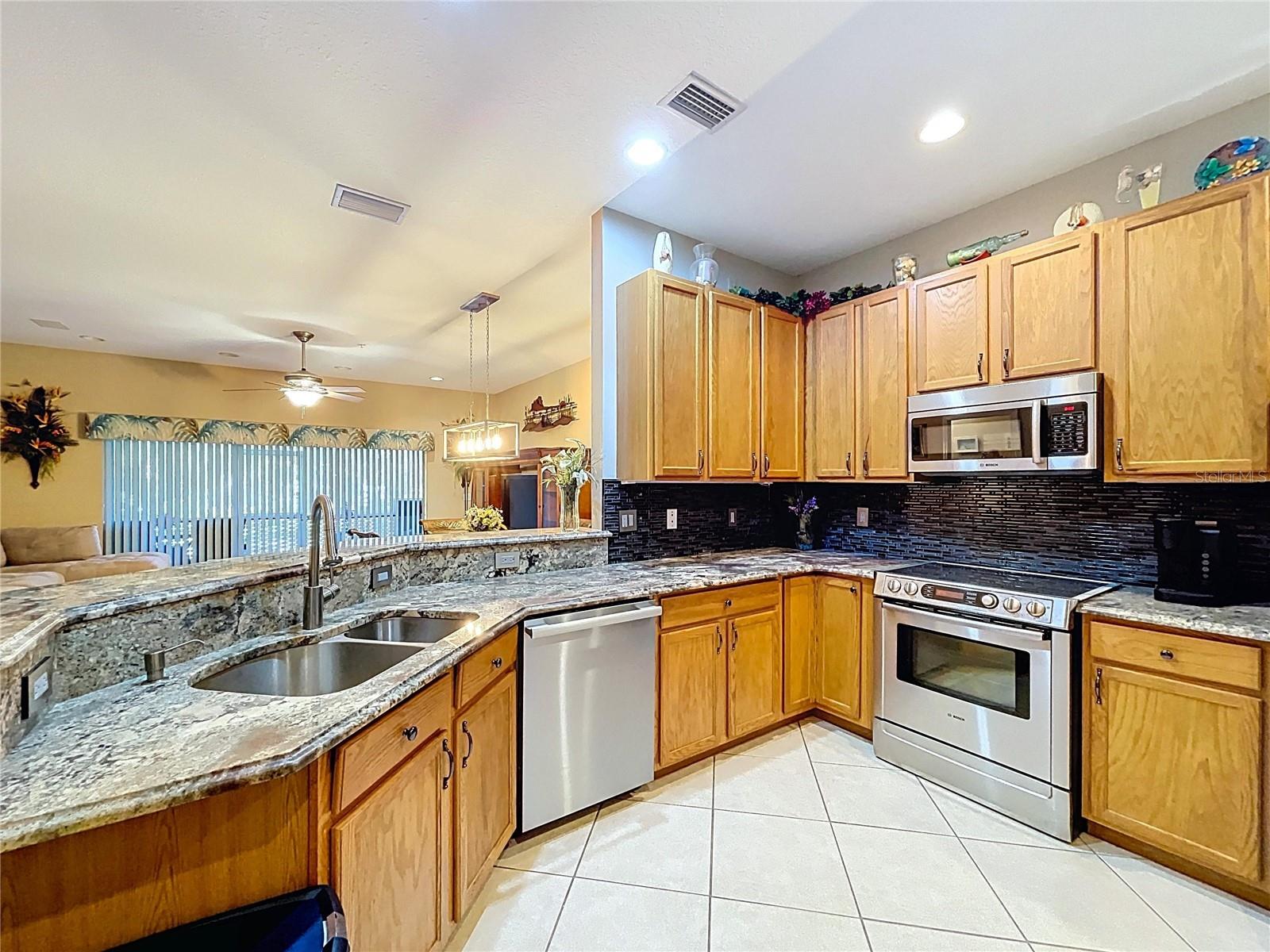 Image 4 of 63 For 11273 Kapok Grand Circle