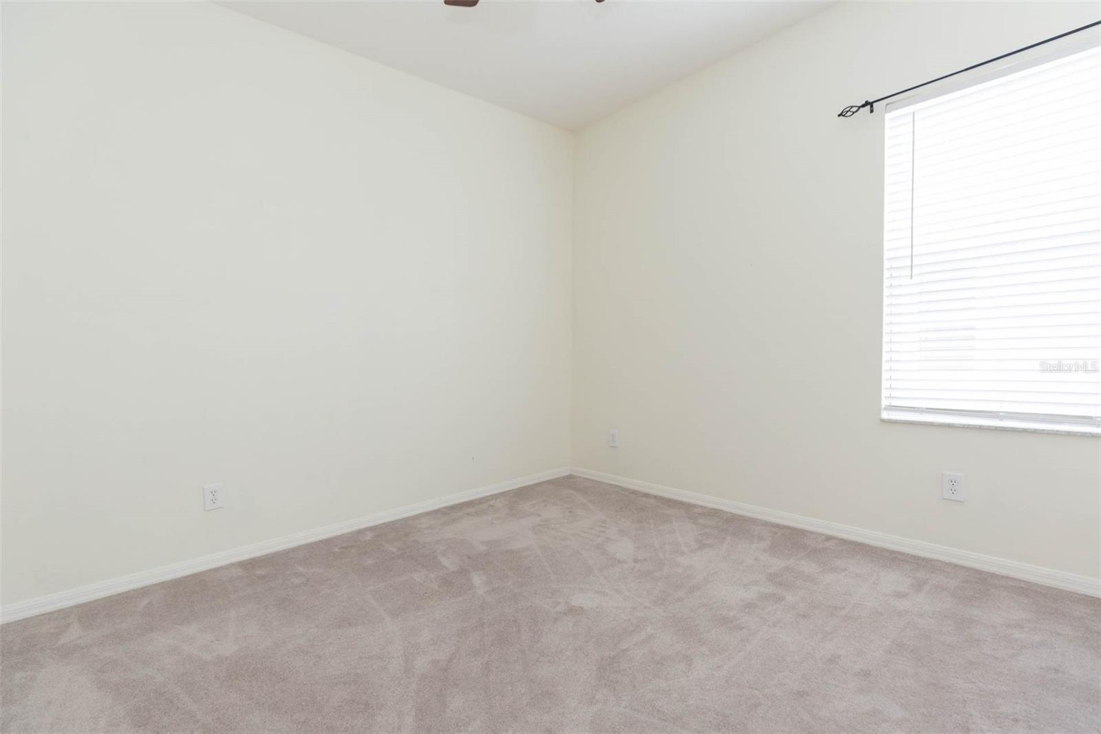 Listing photo id 19 for 7409 Surrey Wood Lane