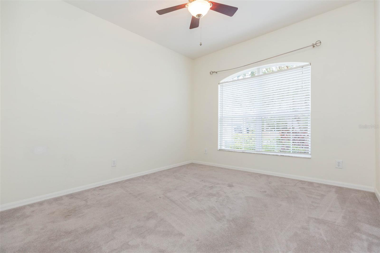 Listing photo id 21 for 7409 Surrey Wood Lane