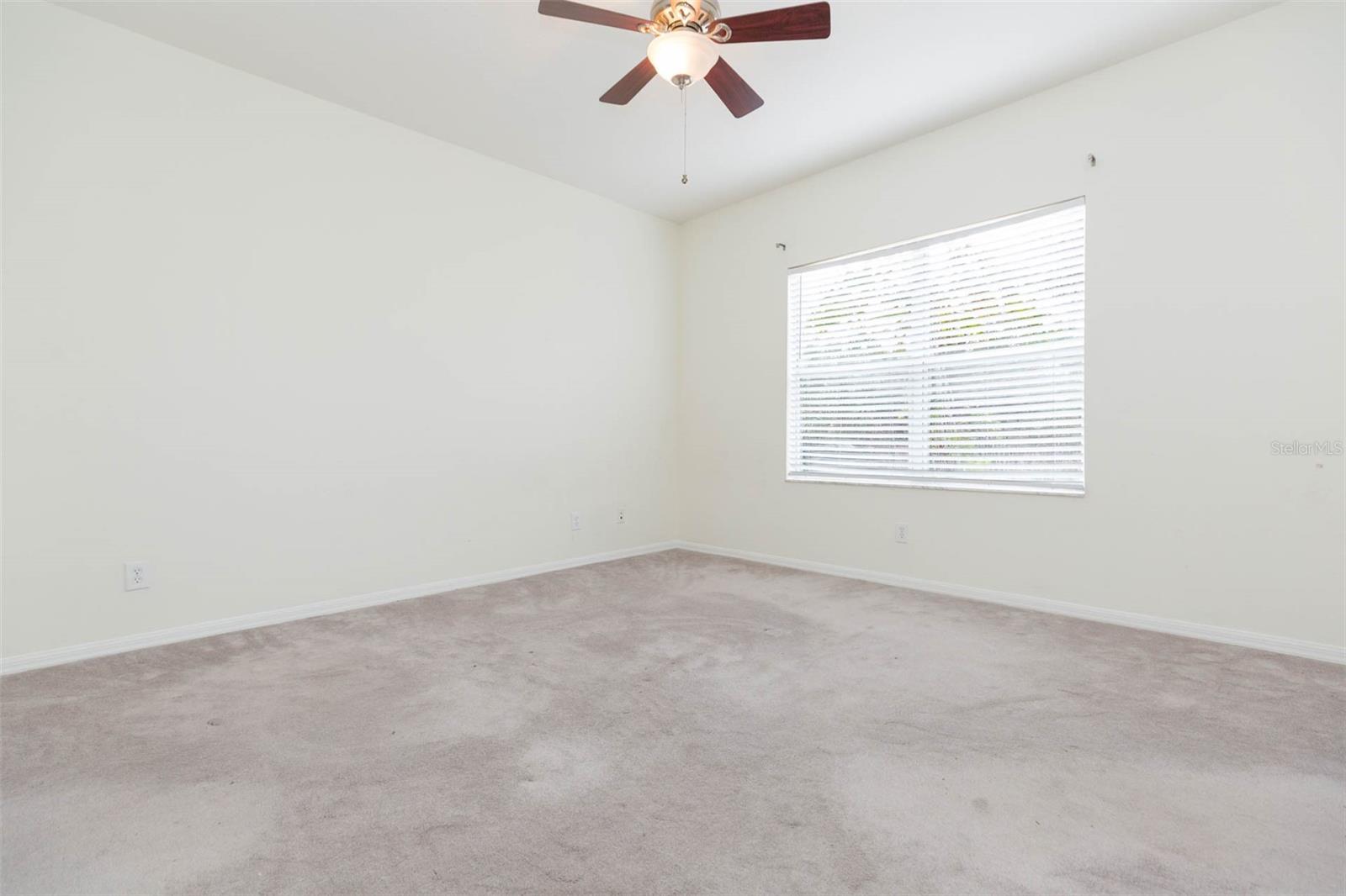 Listing photo id 23 for 7409 Surrey Wood Lane