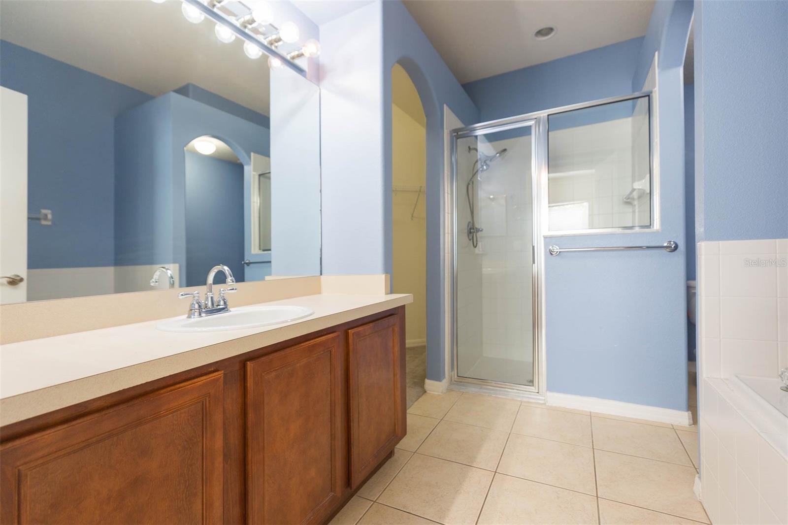 Listing photo id 26 for 7409 Surrey Wood Lane