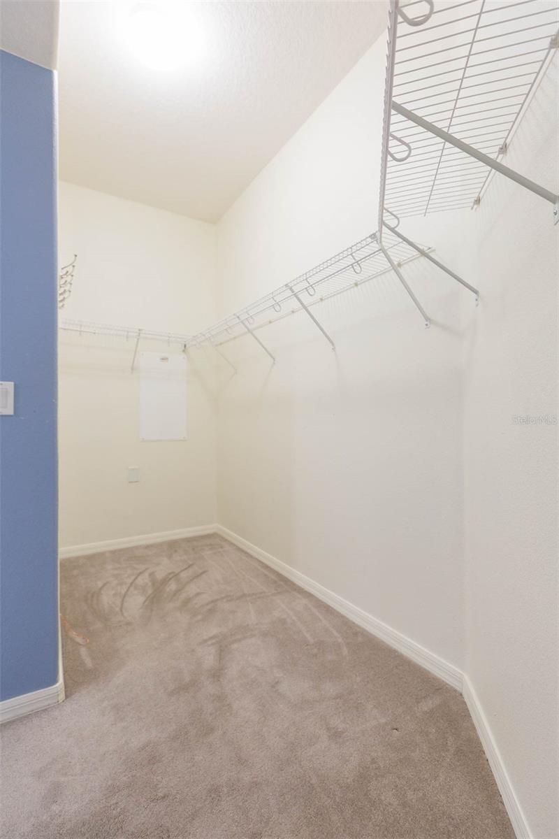 Listing photo id 28 for 7409 Surrey Wood Lane