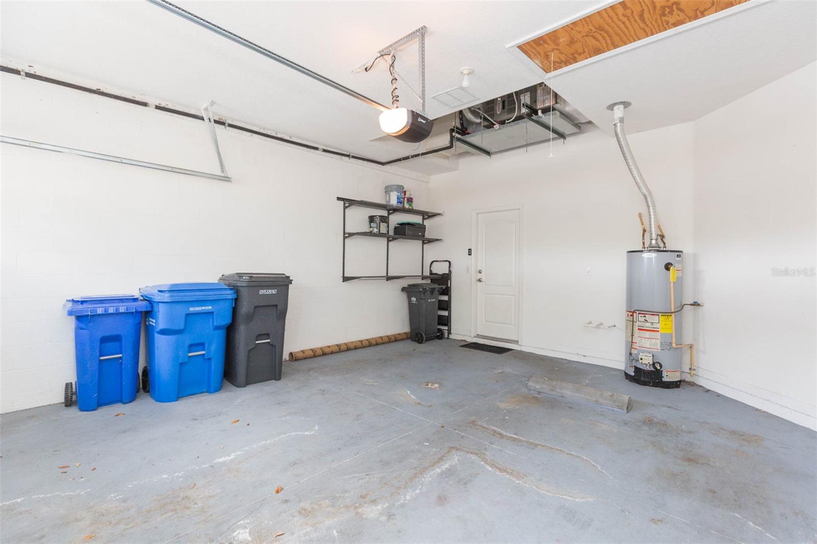 Listing photo id 32 for 7409 Surrey Wood Lane