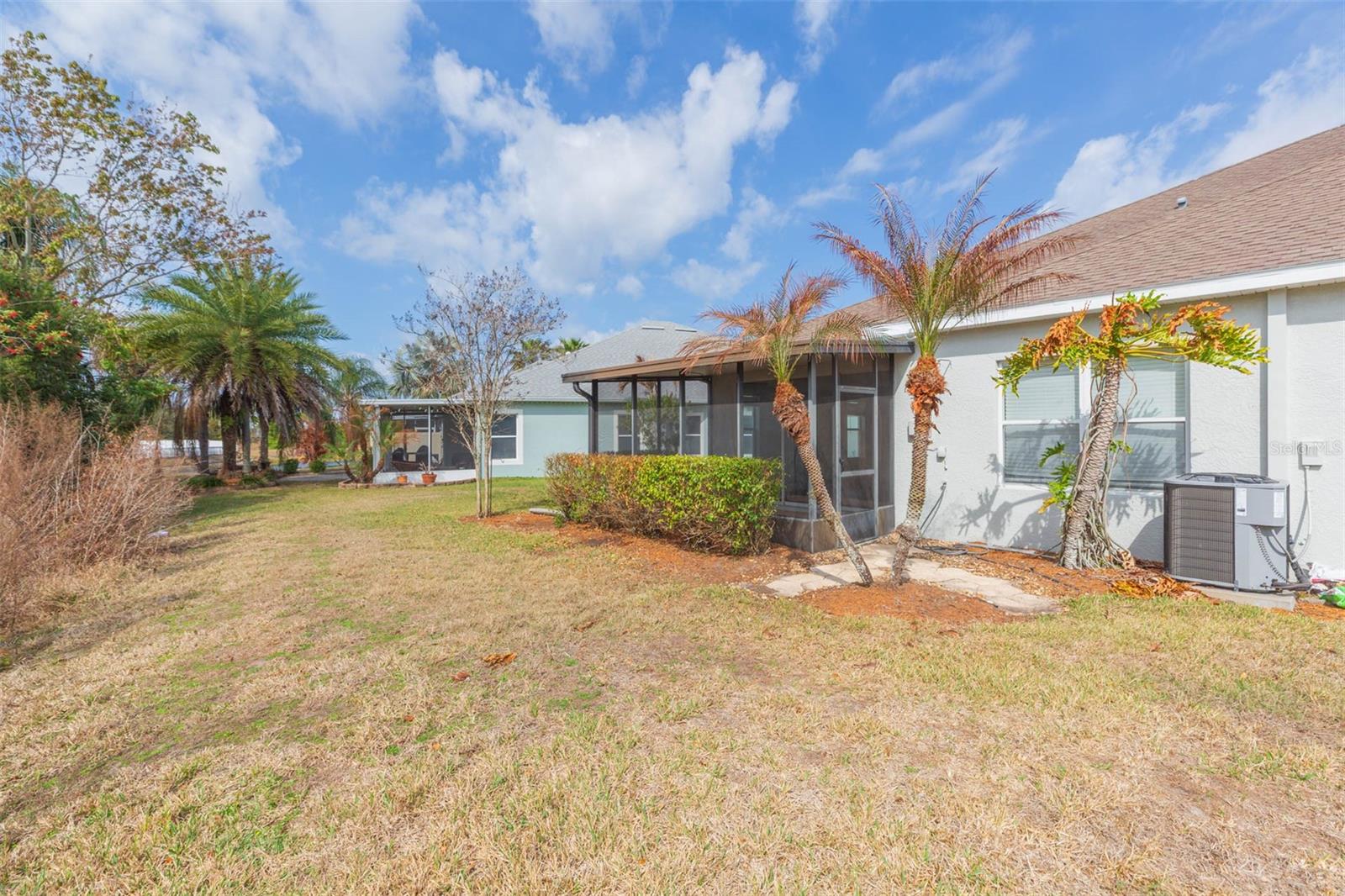 Listing photo id 36 for 7409 Surrey Wood Lane