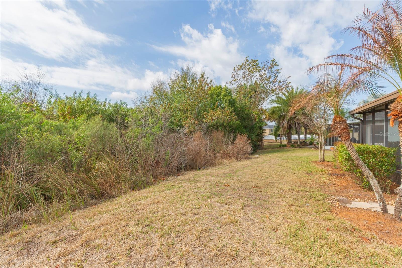 Listing photo id 39 for 7409 Surrey Wood Lane