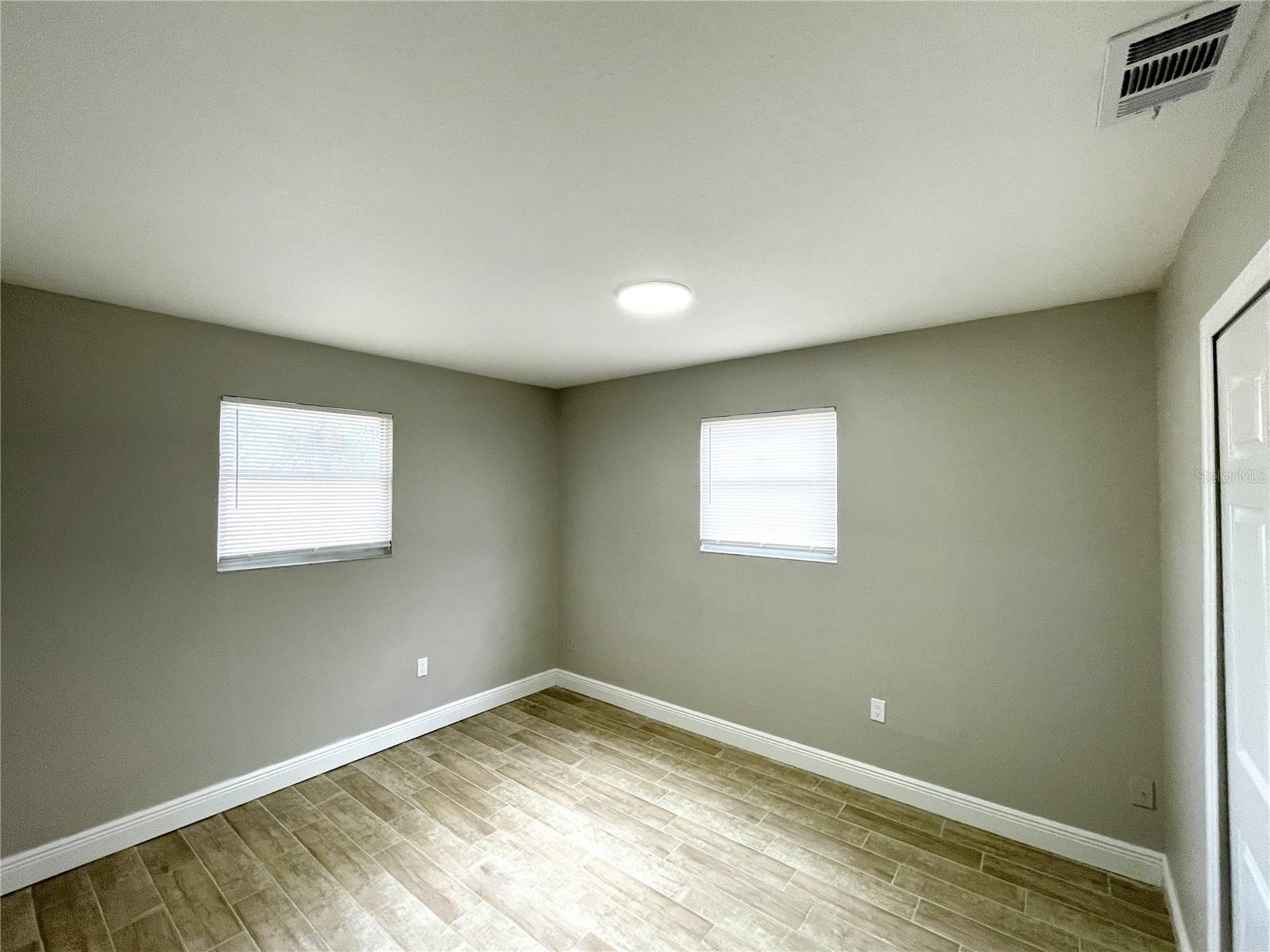 Image 12 of 23 For 8310 Croton Avenue